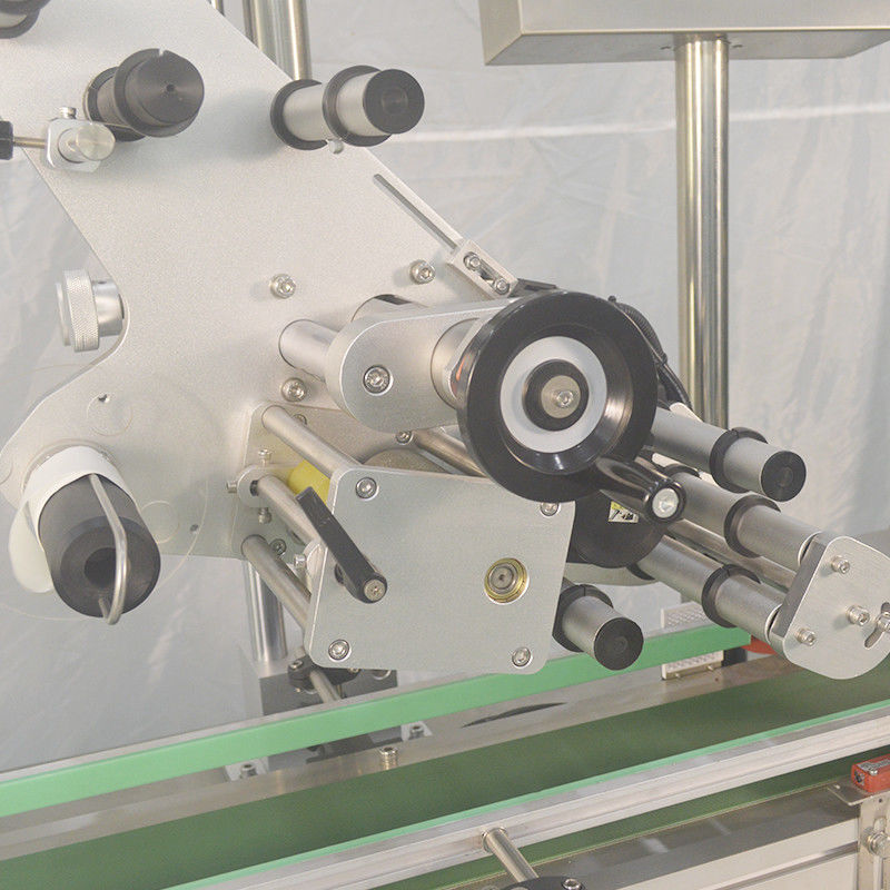High Productivity Flat Surface Labeling Machine with Program Control PLC Touch Screen