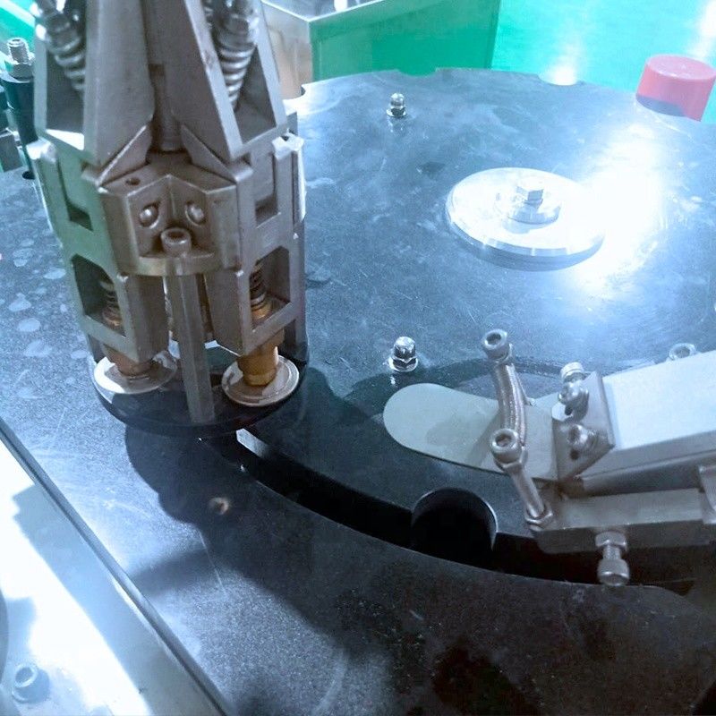 Wine/Liquor/Liquid Glass Bottle Metal Lids Capping Machine with Motor Core Components